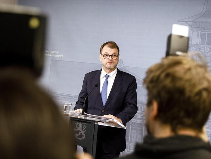 Juha Sipilä, Ministerpräsident von Finnland, verkündet in der offiziellen Residenz des Ministerpräsidenten den Rücktritt des Kabinetts.
