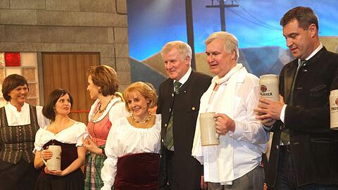 Horst Seehofer mit seinem neuen Double Christopf Zrenner (Mitte).