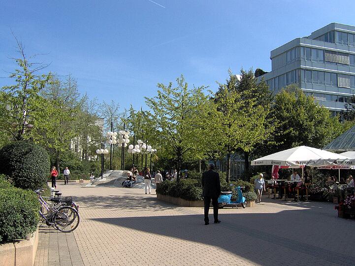 Der Marktplatz am Arabellapark.