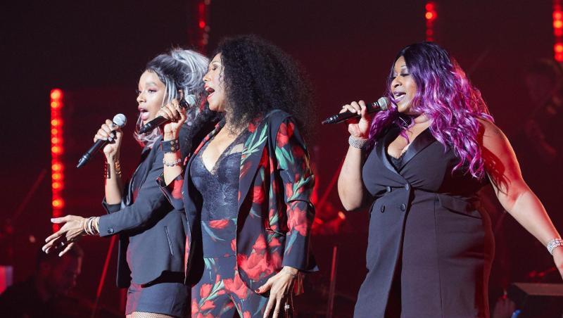 Sadako (l-r), Ruth und Anita Pointer von den Pointer Sisters aus den USA: Die Gruppe hat mit ihren Hits "Jump" und "So Excited" ordentlich für Stimmung gesorgt. Sadako (l-r), Ruth und Anita Pointer von den Pointer Sisters aus den USA: Die Gruppe hat mit ihren Hits "Jump" und "So Excited" ordentlich für Stimmung gesorgt.