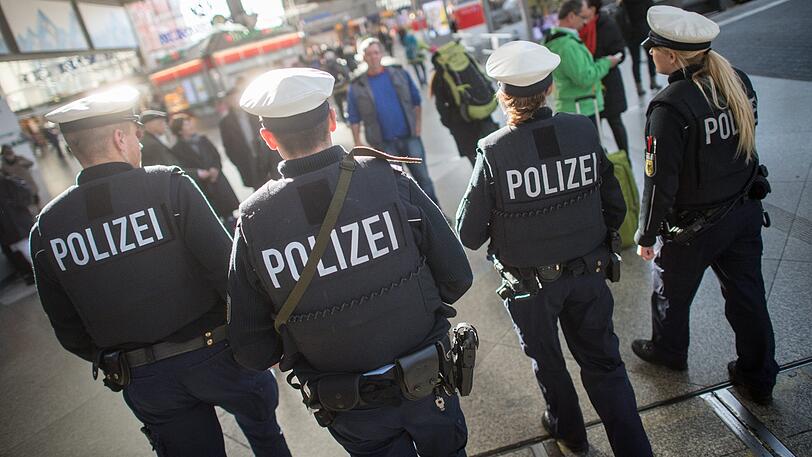 Die Wiesn hält für die Bundespolizei knifflige Fälle bereit. (Archivbild)