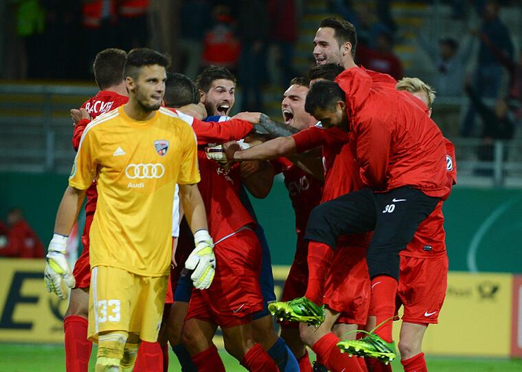 Torhüter André Weis kam beim FC Ingolstadt zu zwei Zweitliga-Einsätzen: In der laufenden Saison spielte er beim 2:4 nach Elfmeterschießen im Pokal-Achtelfinale bei Kickers Offenbach.