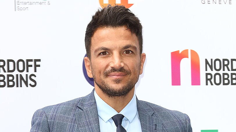 Peter André steht für die TV-Kochserie "Peter's Family Food Adventures" vor der Kamera