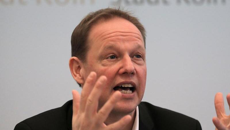 Carl Philip von Maldeghem, Intendant des Salzburger Landestheaters, kommt nicht nach Köln. Carl Philip von Maldeghem, Intendant des Salzburger Landestheaters, kommt nicht nach Köln.