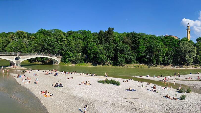 Im Sommer ist die Isar ein beliebter Ort der Abkühlung. Im Sommer ist die Isar ein beliebter Ort der Abkühlung.