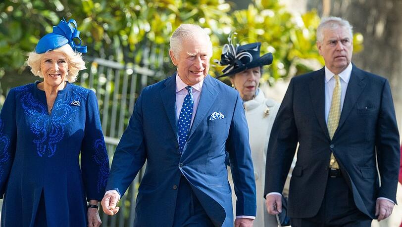 König Charles (l.) und sein Bruder Prinz Andrew sollen den royalen Sommerurlaub gemeinsam in Schottland verbringen.