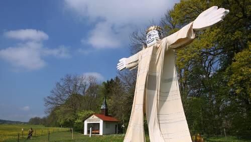 Ein zehn Meter hoher Riesen-Jesus - aus Protest.