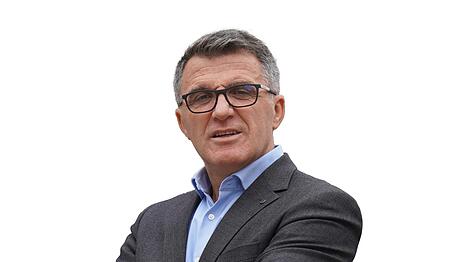 Delija Balidemaj sitzt seit 2023 im M&uuml;nchner Stadtrat. Zuerst f&uuml;r die Gr&uuml;nen. Dann ist er zur CSU gewechselt. Er sei im Wahlkampf noch nie rassistisch angegriffen worden - bis jetzt.