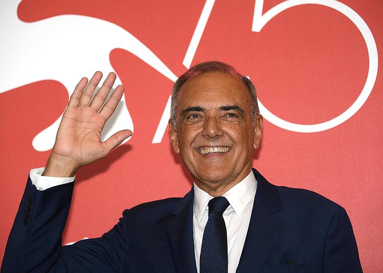 Alberto Barbera, Direktor der Filmfestspiele, kommt zum Photocall für die Jury im Rahmen der 75. Internationalen Filmfestspiele in Venedig.