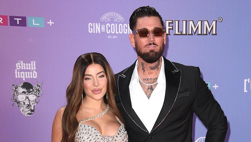 Mike Heiter und Ehefrau Leyla räumten bei den "Reality Awards" 2024 Preise ab. Mike Heiter und Ehefrau Leyla räumten bei den "Reality Awards" 2024 Preise ab.