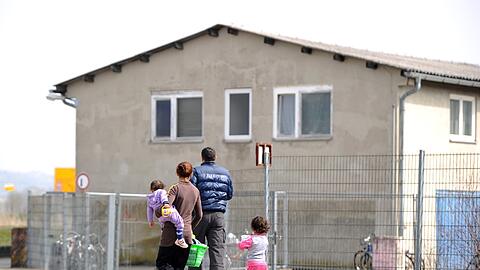 Flüchtlinge aus sicheren Herkunftsländern sollen beim Verlassen Deutschlands eine Prämie bekommen.