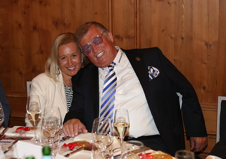 Ebenso wie Boxsport-Legende Ebby Thust mit Sonja Thust.