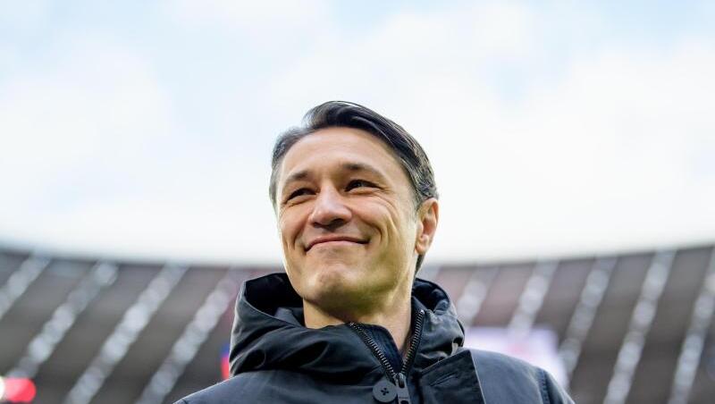 Trainer Niko Kovac vom FC Bayern München steht vor Spielbeginn am Spielfeldrand. Foto: Matthias Balk/Archiv Trainer Niko Kovac vom FC Bayern München steht vor Spielbeginn am Spielfeldrand. Foto: Matthias Balk/Archiv