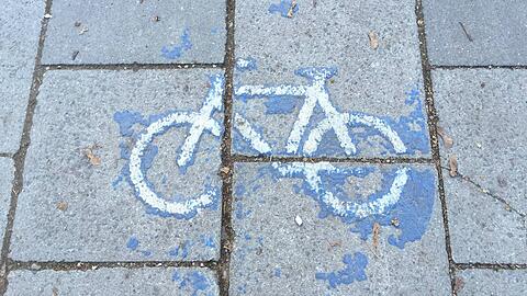 Unfall auf dem Radweg: Der 26-jährige Pedelecfahrer wurde wegen Gefährdung des Straßenverkehrs angezeigt. (Symbolbild)