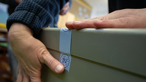 Landesweit sind gut zehn Millionen Menschen stimmberechtigt.