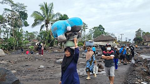 Mehr als 1.100 Menschen sind auf der Flucht.