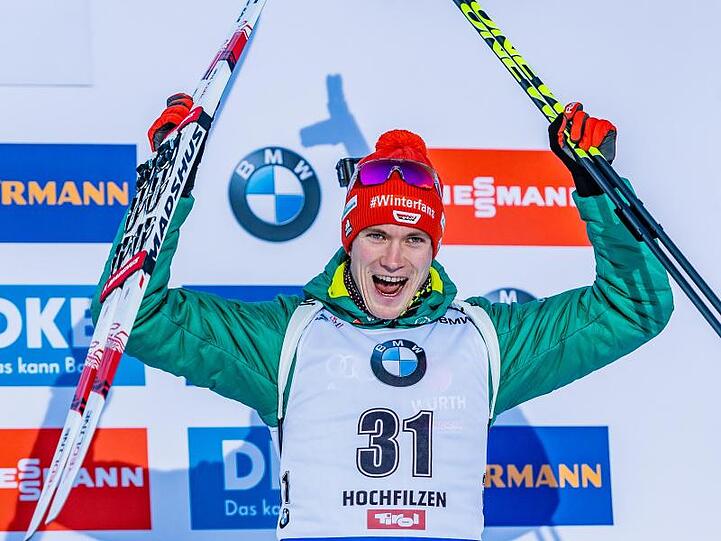 Benedikt Doll freut sich über seinen dritten Platz in Hochfilzen.