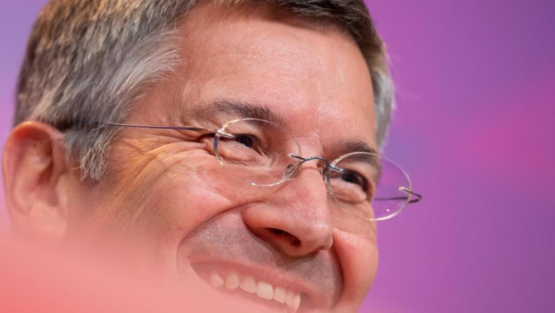 Herbert Hainer, Präsident des FC Bayern München, lächelt. Herbert Hainer, Präsident des FC Bayern München, lächelt.
