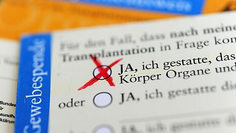 Bisher m&uuml;ssen k&uuml;nftige Organspender der Weiterverwertung ihrer Organe nach dem Tod ausdr&uuml;cklich zustimmen. (Symbolbild)