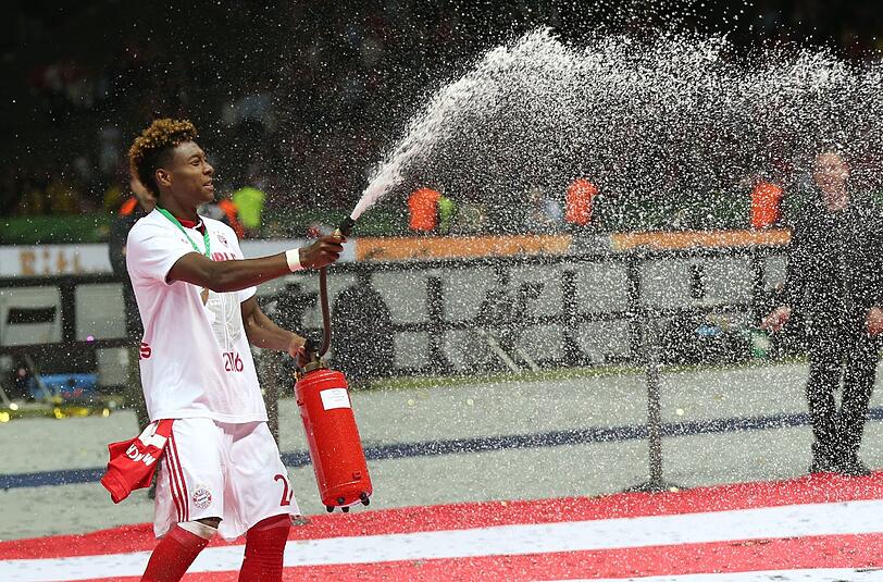 Der Defensiv-Spieler Wasser griff zu ungewöhnlichen Mitteln - genauer zum Feuerlöscher.