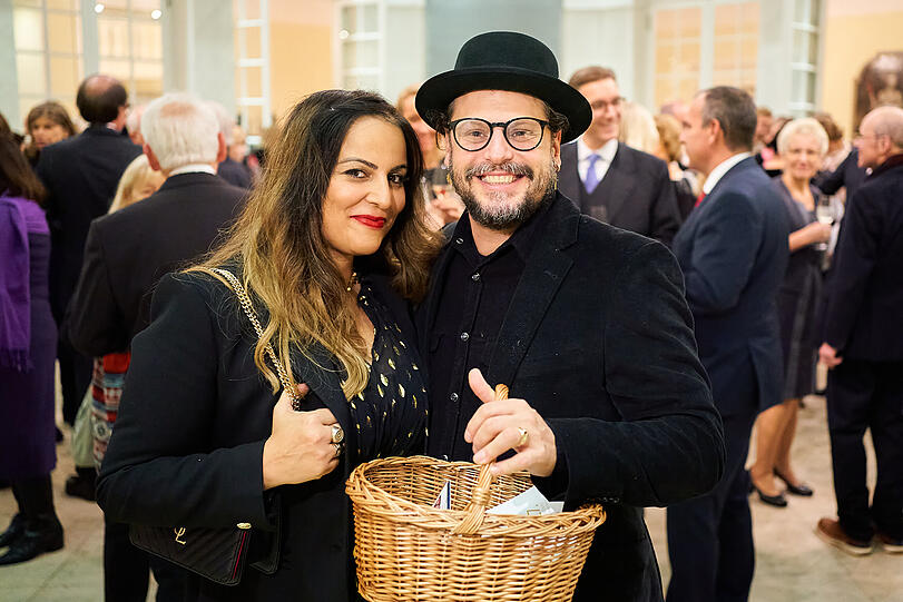 Saina Bayatpour und Manuel Cortez verkauften Plätzchen.