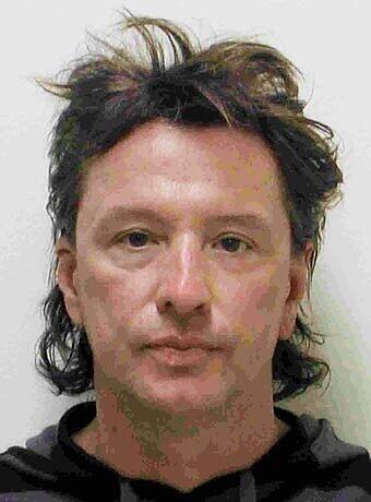 Locklears Ex-Mann Richie Sambora, Bon Jovis Leadgitarrist, wurde wegen Verdachts auf Alkohol am Steuer von der Polizei abgelichtet.