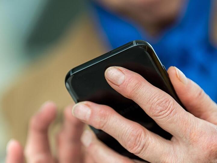 Die neue App soll Menschen rasch und anonym informieren, wenn sie Kontakt zu anderen hatten, die positiv auf das Coronavirus getestet wurden.