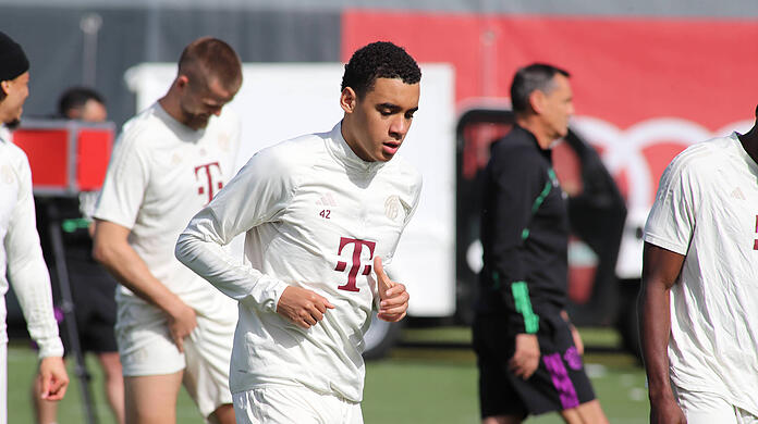 Jamal Musiala war beim Abschlusstraining des FC Bayern dabei.