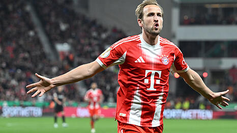 Mal wieder erfolgreich: Harry Kane erzielt das Tor des Tages gegen Leverkusen, das Bayern ins Pokalfinale bringt.