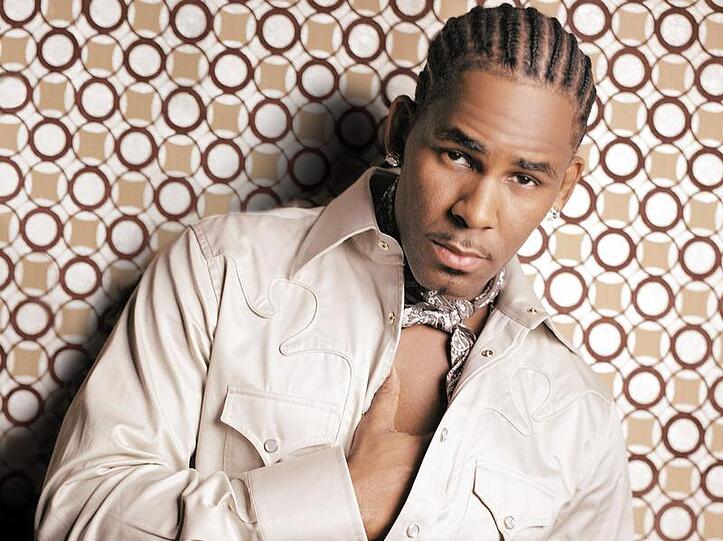 US-Sänger R. Kelly tritt bei der WM-Eröffnungsfeier auf.