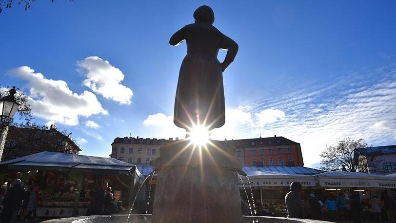 Auch an den Viktualienmarktbrunnen gibt&rsquo;s jetzt Trinkwasser.