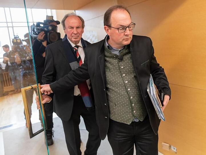 Raimund Swoboda (l, Fraktionslos) und Markus Plenk (r, Fraktionslos), ehemalige AfD-Abgeordnete im Landtag. Foto: Peter Kneffel