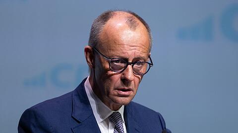 Der Kanzler erkl&auml;rt, was er mit "Basisabsicherung" bei der Rente gemeint hat.