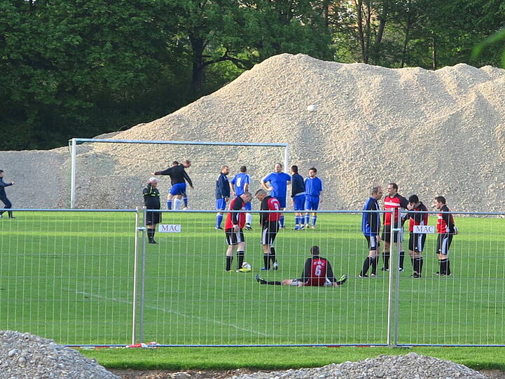 Die Fußballer am Montag beim Training.