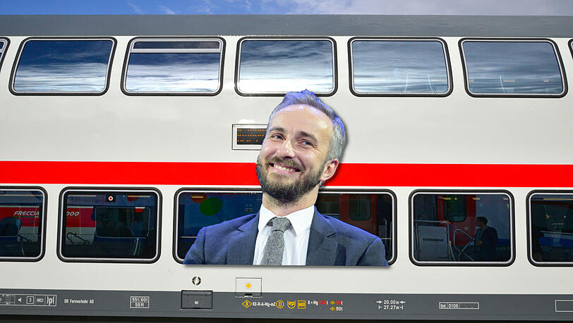 Jan Böhmermann stieg bei einem außerplanmäßigen Halt aus dem IC aus (Fotomontage). Jan Böhmermann stieg bei einem außerplanmäßigen Halt aus dem IC aus (Fotomontage).