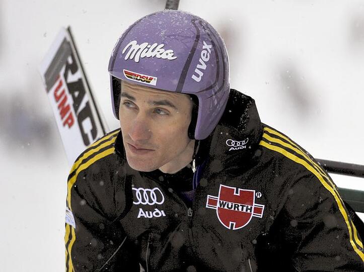 Nachdenklich nach seinem Absturz in Oberstdorf: Martin Schmitt.