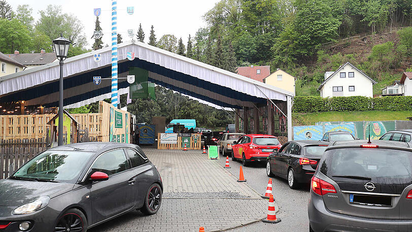 Stau am Dult-Drive-in in Landshut.