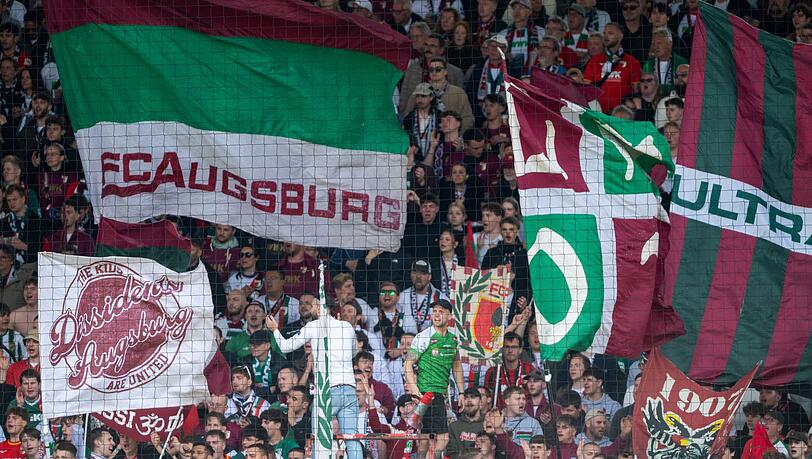 Der FC Augsburg beginnt am 13. Juli mit seiner Sommervorbereitung. (Archivbild)