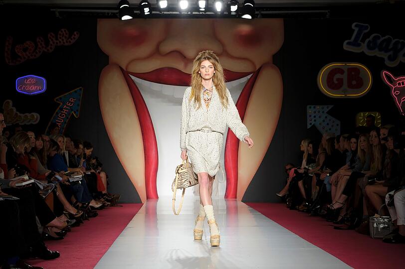Die Mulberry-Fashion-Show für die Saison Frühling/Sommer 2012: Mode im Candy-Look