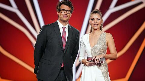 Die Moderatoren von "Let's Dance": Daniel Hartwich und Victoria Swarovski.