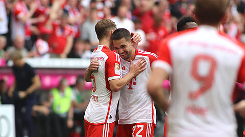 Nach 65 Minuten war der Bann gebrochen: Raphaël  Guerreiro eröffnete per Traumtor den 2:0-Sieg des FC Bayern gegen den 1. FC Köln.