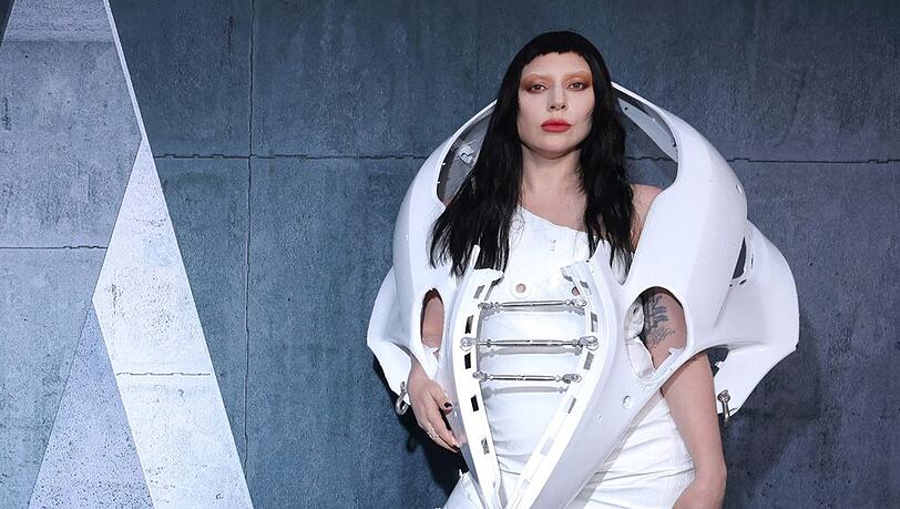 Lady Gaga auf dem roten Teppich: Frischer Look, neue Musik...