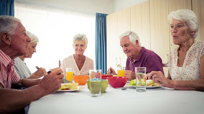 Die Münchner SPD will mehr kostenloses Essen für Senioren. (Symbolbild)