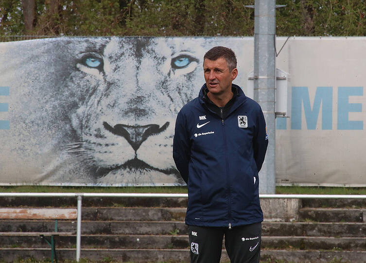 Löwen-Trainer Michael Köllner mit einer langen Einkaufsliste: 8 Spieler will er holen.