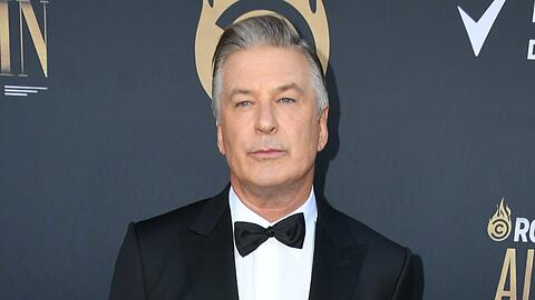 Für Alec Baldwin dürfte es bald vor Gericht gehen.