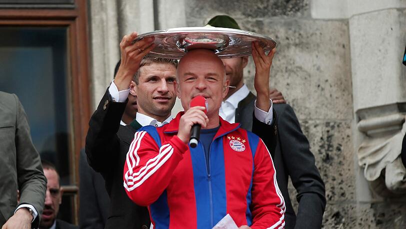 Stephan Lehmann (53) ist seit 1996 Stadionsprecher des FC Bayern und arbeitet als Radiomoderator bei „Bayern 1“. Stephan Lehmann (53) ist seit 1996 Stadionsprecher des FC Bayern und arbeitet als Radiomoderator bei „Bayern 1“.