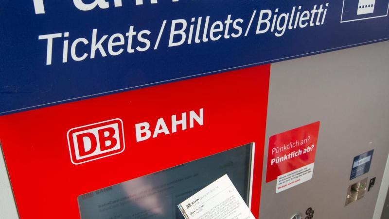 Zahlreiche Fahrkartenautomaten funktionierten heute nicht. Zahlreiche Fahrkartenautomaten funktionierten heute nicht.
