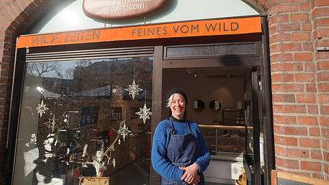 Hirsch, Gams, Reh und Wildschwein: Lauter feine Sachen verkauft Sabine Kroiß in ihrem Laden "Wilde Zeiten" in der Metzgerzeile am Viktualienmarkt . . .