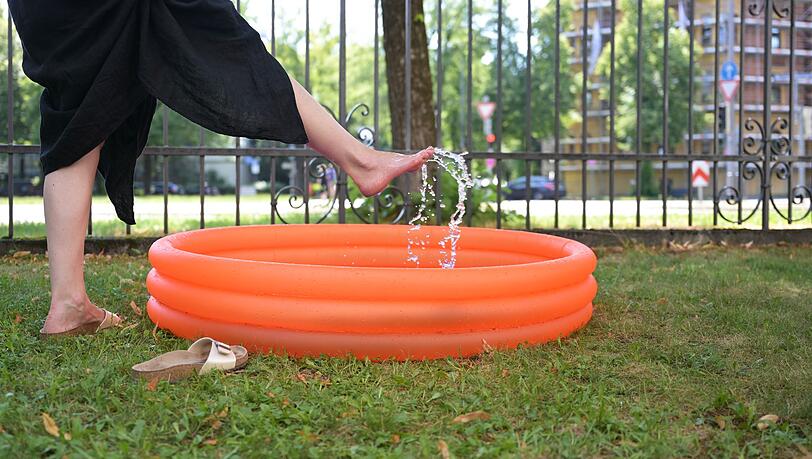 Die Menschen in Bayern müssen sich auf Temperaturen jenseits der 30 Grad einstellen. (Archivbild) Die Menschen in Bayern müssen sich auf Temperaturen jenseits der 30 Grad einstellen. (Archivbild)
