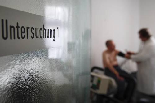 Geld durch Überweisung: Zwischen Krankenhäusern und niedergelassenen Ärzten laufen illegale Deals.
